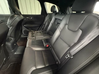 Volvo XC60 Volvo XC60 2.0 T8 TE AWD R-Design|Massage|HUD|Pano|B&W|Trekhaak - afbeelding nr 12