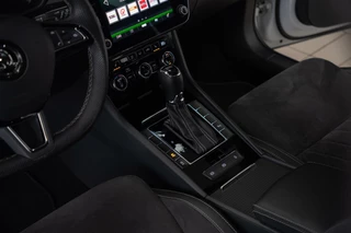 Škoda Superb Skoda Superb Combi 1.4 TSI ACT DSG|2e Eig|SportLine|Trekhaak|Schaalstoel|DAB|Xenon|Dealer Onderhouden - afbeelding nr 14