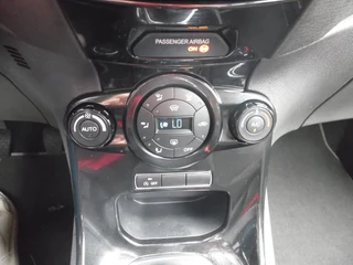 Ford Fiesta Ford Fiesta 1.0 ECOB. TITANIUM X - afbeelding nr 15