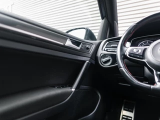 Volkswagen Golf Volkswagen Golf 2.0 TSI GTI Performance Pano Keyless Virtual Trekhaak - afbeelding nr 40