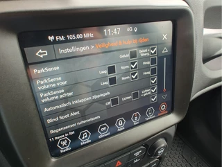 Jeep Renegade Jeep Renegade 4xe 240 PLUG-IN HYBRID ELECTRIC NEW UPLAND AUT. Keyless | Dodehoeksensoren | Navi | Carplay - afbeelding nr 32