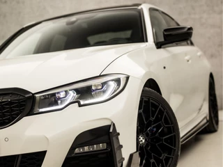BMW 3 Serie BMW 3 Serie 330i High Executive M Sport 259Pk Automaat (SCHUIFDAK, M PAKKET, HEAD-UP DISPLAY, LASER KOPLAMPEN, CARBON INLEG, HARMAN/KARDON, LEDER/ALCANTARA, APPLE CARPLAY, STUUR/STOELVERWARMING, NIEUWSTAAT) - afbeelding nr 18
