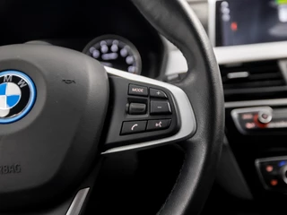 BMW X1 221Pk Automaat (GROOT NAVI, CLIMATE, ALCANTARA, ELEK ACHTERKLEP, SPORTSTOELEN, PARKEERSENSOREN, LED KOPLAMPEN, DAB+, NIEUWSTAAT) - afbeelding nr 19
