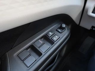 Suzuki Swift Suzuki Swift 1.2 Style Smart Hybrid | Navigatie | Cruise-control | Camera - afbeelding nr 32