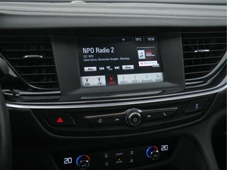 Opel Insignia Opel Insignia Sports Tourer 1.5 Turbo Business Executive Aut. *NAVI-FULLMAP | LEATHER-FABRIC | KEYLESS | DAB+ | SPORT-SEATS  | ECC | PDC | CRUISE | TOWBAR | CARPLAY | 18''ALU* - afbeelding nr 15