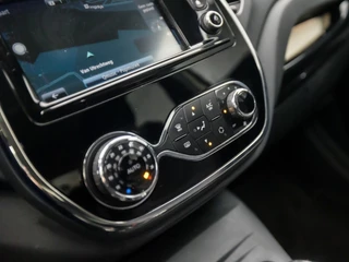 Renault Captur Automaat (NAVIGATIE, CLIMATE, XENON, GETINT GLAS, SPORTSTOELEN, CRUISE, LM VELGEN, PARKEERSENSOREN, NIEUWE APK, NIEUWSTAAT) - afbeelding nr 9