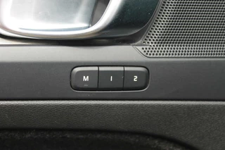 Volvo XC40 Volvo XC40 T3 Momentum Business | Parkeercamera | Stoelverwarming | Trekhaak | Pilot Assist | Keyless - afbeelding nr 24