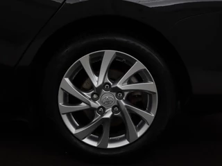 Toyota Auris Toyota Auris 1.8 Hybr. Aspiration | Camera | Cruise control |  Navigatie | Trekhaak | Climate control | DAB - afbeelding nr 26