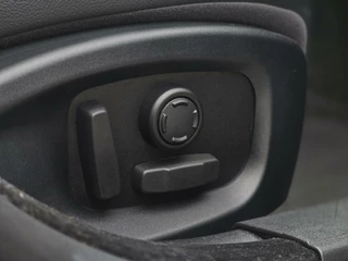 Jaguar XE Jaguar XE 2.0 D Prestige| Vol leer| Camera| Navigatie| PDC| - afbeelding nr 16
