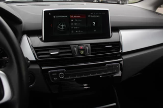 BMW 2 Serie BMW 2 Serie Active Tourer 225xe iPerformance High Executive / Camera / Leder / Head-up / Navigatie / Sportstoelen / 17'' / Stoelverwarming / Cruise Control - afbeelding nr 19