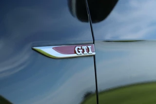 Volkswagen Golf Volkswagen Golf 7.5 GTI DSG / Vol Opties! / 230PK! / DSG / ACC / Pano / Virtual Cockpit / Camera / Keyless / Navi / 19