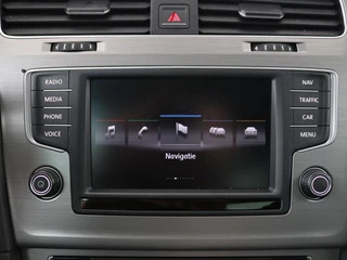Volkswagen Golf Volkswagen Golf 1.0 TSI Business Edition Connected | Automaat |  Camera | Navigatie | Trekhaak | Climate control | Sportstoelen | Cruise control | Parkeerhulp | Bluetooth - afbeelding nr 20