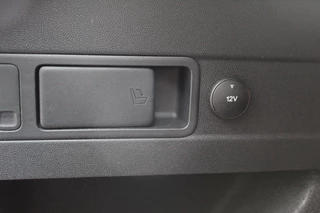 Ford Focus Climate control , Navigatie, Cruise control , Dodehoek detectie Voorruitverwarming , Camera , Trekhaak - afbeelding nr 38