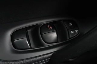 Nissan QASHQAI Nissan Qashqai 1.2 N-Vision | Panoramadak | Stoelverwarming |  360 camera | Trekhaak | Leder/Alcantara | Navigatie | Keyless | Climate control - afbeelding nr 29