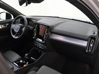 Volvo XC40 Volvo XC40 B4 Plus Dark | Trekhaak | Dodehoekdetectie | Achteruitrijcamera - afbeelding nr 12