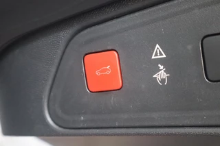 Peugeot 3008 Peugeot 3008 1.6 e-THP GT Line | Geen import | Luxe stoelen | Trekhaak - afbeelding nr 10