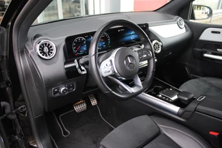 Mercedes-Benz B-Klasse Mercedes-Benz B-klasse 250e 218PK BUSINESS SOLUTION AMG NIGHT EDITION | NAVIGATIE | SFEERVERLICHTING | ACHTERUITRIJCAMERA | PARKEERSENSOREN VOOR / ACHTER | ALCANTARA / KUNSTLEDER BEKLEDING | VOORSTOELEN VERWARMBAAR | VERLICHTE INSTAPLIJSTEN | LICHTMETALEN AMG DUBBELSPAAKS VELGEN 18