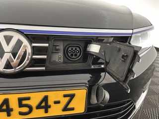 Volkswagen Passat Volkswagen Passat Variant 1.4 TSI GTE Highline Aut. *PANO | LEATHER-ALCANTARA | FULL-LED | NAVI-FULLMAP | ERGONOMIC-SPORT-SEATS | CARPLAY | CAMERA | DAB+ | ECC | HEATED-SEATS | PDC | TOWBAR | SHIFT-PADDLES | AMBIENT-LIGHT | 17''ALU* - afbeelding nr 32