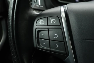 Volvo V40 Volvo V40 2.0 T4 Sport | Stoelverwarming | Camera |  Full LED | Leder/Alcantara | Navigatie | 19'' | Climate control | Bluetooth | PDC | Cruise control | R Design - afbeelding nr 12