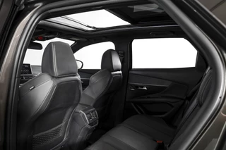 Peugeot 3008 Peugeot 3008 1.2 PureTech 130 PK GT Line | S/K-Panodak | Dig. Cockpit | Cruise | PDC | Camera | NAV | ECC | Elek. Klep | DAB | LM 19