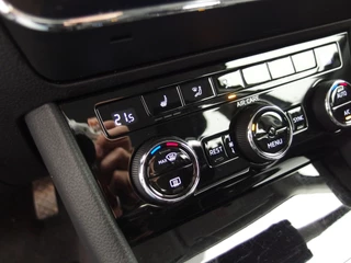 Škoda Superb AUTOMAAT / STOELVERW / XENON / CARPLAY / NAVI / CLIMA / PDC / BLUETOOTH / CRUISE / NL-AUTO - afbeelding nr 12