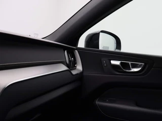 Volvo XC60 Volvo XC60 2.0 B4 R-Design | LED Koplampen | Half Lederen Bekleding | Memory Stoel | Stoelverwarming | Elektrische Kofferklep | Getint Glas - afbeelding nr 28