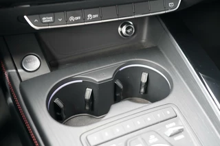 Audi A4 Audi A4 Limousine 1.4 TFSI Sport S line black edition - Dealer onderhouden - Ambiance Sfeerverlichting - Lederen interieur - Stoelverwarming - 3-zone climate control - Keyless start - - afbeelding nr 31