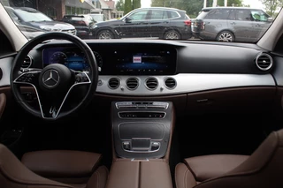 Mercedes-Benz E-Klasse Mercedes-Benz E-Klasse 300 e Business Solution / Panoramadak / 360Camera / Leder / 18'' / Virtual Cockpit / LED Koplampen / Stoelverwarming / Cruise Control - afbeelding nr 2