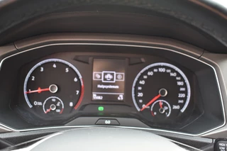 Volkswagen T-Roc Volkswagen T-Roc 1.5 TSI Style Business Trekhaak Navi Carplay stoel/stuur verwarming el-achterklep - afbeelding nr 24