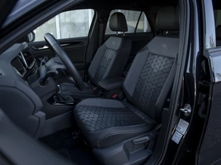 Volkswagen T-Roc Volkswagen T-Roc 1.5TSi 150pk R-Line | LED Matrix | DAB | App Connect | 18