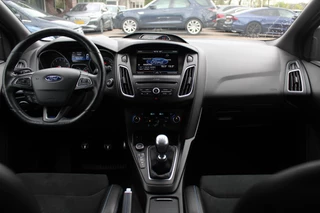 Ford Focus Ford Focus 2.3 RS / Milltek / Recaro Schaalstoelen / Camera / 19'' / Stuurverwarming / DAB / Cruise Control - afbeelding nr 2