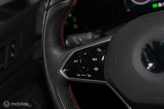 Volkswagen Golf Volkswagen Golf 2.0 TSI GTI Clubsport PANO|CARPLAY|DODEHOEK| - afbeelding nr 13