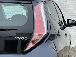 Toyota Aygo Toyota Aygo 1.0 VVT-i x-play Airco Camera Bluetooth Media player Nieuwe 4 seizoenen banden - afbeelding nr 33