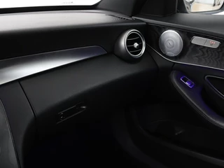 Mercedes-Benz C-Klasse Mercedes-Benz C-klasse 180 Business Solution AMG | Panoramadak | Leder | Stoelverwarming | Cruise control | 360 Camera | Elektrische achterklep | Carplay | Burmester - afbeelding nr 25
