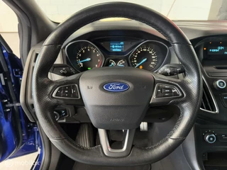 Ford Focus Ford Focus ST-Line/1e eign./Dealer onderhouden/Unieke Kleur! - afbeelding nr 15