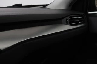 Ford Focus Ford Focus 1.5 EcoBoost Titanium | Stoel & stuurverwarming |  Adaptive cruise | Full LED | Camera | Trekhaak | Carplay | Climate control - afbeelding nr 18