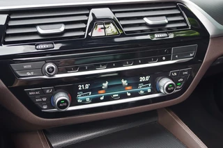 BMW 5 Serie BMW 5 Serie 530e (292pk) Laser/HUD/H&K/Pano/4-wielbesturing/Alle opties! - afbeelding nr 16