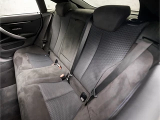 BMW 4 Serie 184Pk Automaat (SCHUIFDAK, M PAKKET, NAVIGATIE, ALCANTARA, STOELVERWARMING, SPORTSTOELEN, GETINT GLAS, XENON, PARKEERSENSOREN, CRUISE, NIEUWE APK, NIEUWSTAAT) - afbeelding nr 17