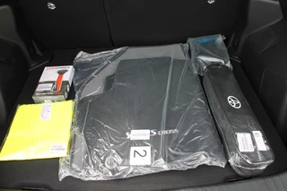 Toyota Yaris Cross Toyota Yaris Cross 1.5 HYBRID 115 FIRST Teamplayer / Winterpack - afbeelding nr 14