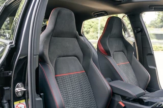 Volkswagen Golf Volkswagen Golf 2.0 TSI GTI Clubsport Pano HK DSG LED HUD - afbeelding nr 35