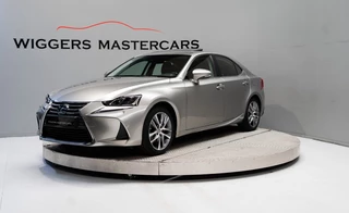 Lexus IS - 111031091-0