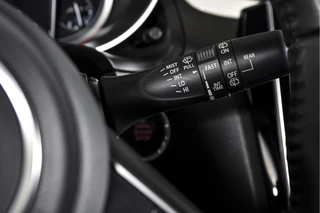 Suzuki Swift | Adapt. Cruise |Stoelverw. | Camera | NAV + App. Connect | ECC | Afn. Trekhaak | LM 16