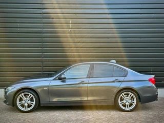 BMW 3 Serie BMW 3 Serie 320i AUT|SPORTLEER|CAMERA|CARPLAY|HiFi - afbeelding nr 6