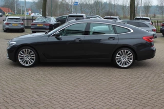 BMW 6 Serie BMW 6 Serie Gran Turismo 630i High Exe. Edition 68.661 km! / Panoramadak / 360Camera / Head-up / Luchtvering / 20'' / Luxe Leder / Safety Pack / Luxury Line / Navigatie / Stoelverwarming - afbeelding nr 7