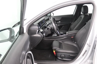 Mercedes-Benz A-Klasse Mercedes-Benz A-klasse 180 Advantage (PARKEERSENSOREN, ACHTERUITRIJCAMERA, CRUISE CONTROL, NAVIGATIE, NL-AUTO) - afbeelding nr 22
