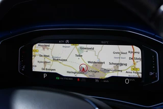 Volkswagen T-Roc Volkswagen T-Roc 1.5 TSI Sport // Trekhaak - Camera - Virtual Cockpit - Stoelverwarming - Navi - 19 inch - afbeelding nr 13