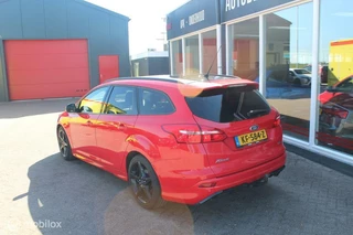 Ford Focus Ford Focus Wagon 1.5 Red Edition 18Inch/Trekhaak/NAP/Cruise - afbeelding nr 7