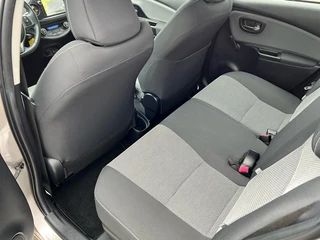 Toyota Yaris Toyota Yaris 1.5 Hybrid Aspiration Automaat 5-deurs | Navi | Cruise control - afbeelding nr 32