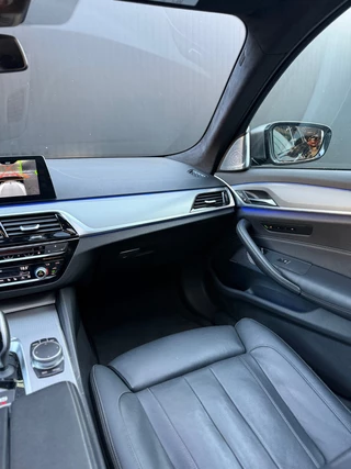 BMW 5 Serie BMW 5-serie M550i xDrive M-Pakket|Pano|Softclose|B&W|Alcantara|360|Leder - afbeelding nr 65