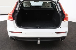 Volvo V60 Volvo V60 2.0 D4 MomentPro | Leder | Trekhaak |  Stoelverwarming | Adaptive cruise | Carplay | Navigatie | DAB | Camera | Full LED | Climate control - afbeelding nr 12